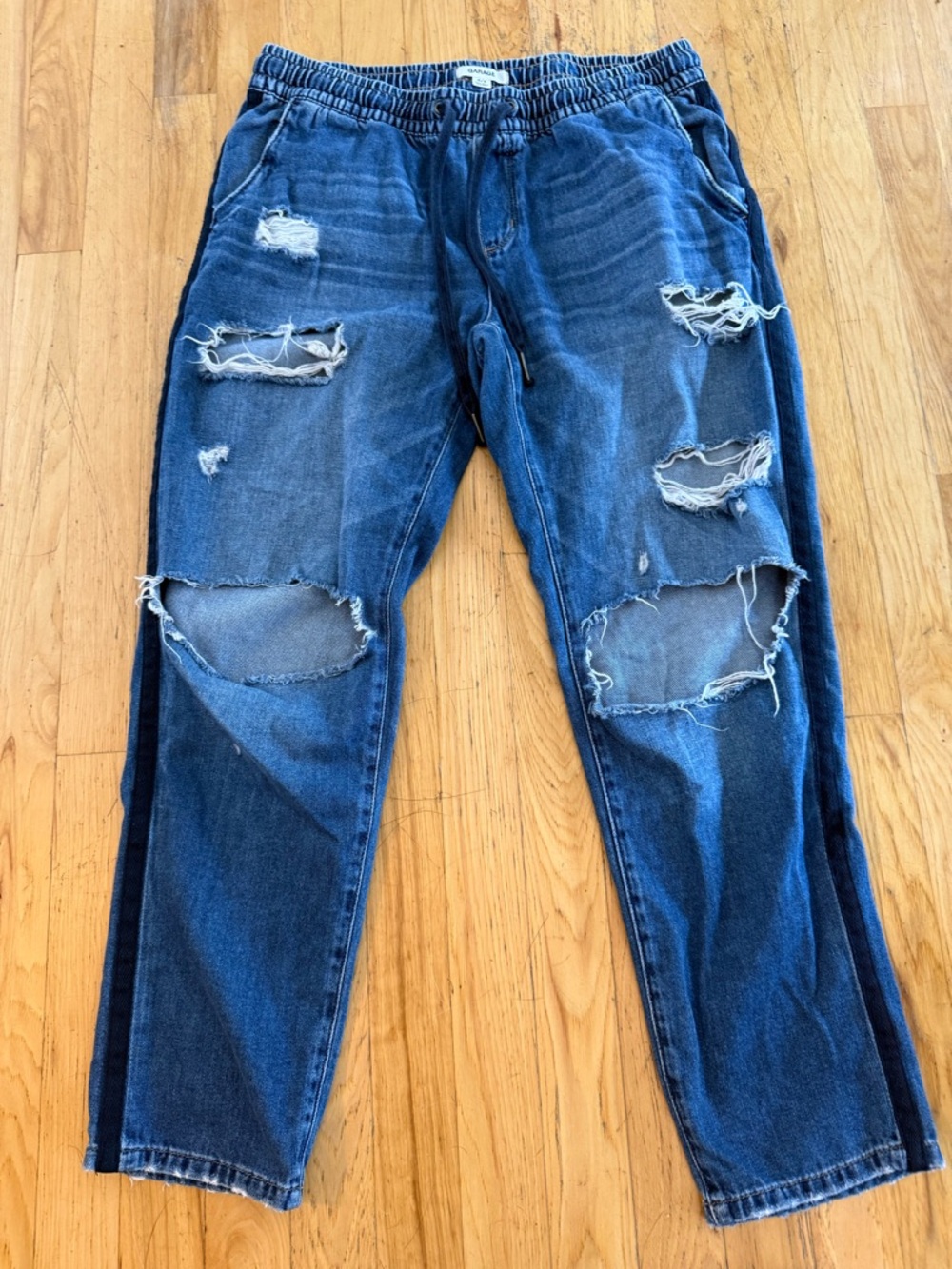 Women’s Distressed Blue Denim Jeans - Casual Ripped‎ Style- M